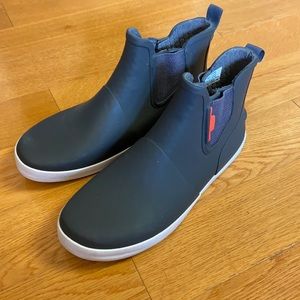 ✳️NWOT  - SPERRY RAINBOOTS